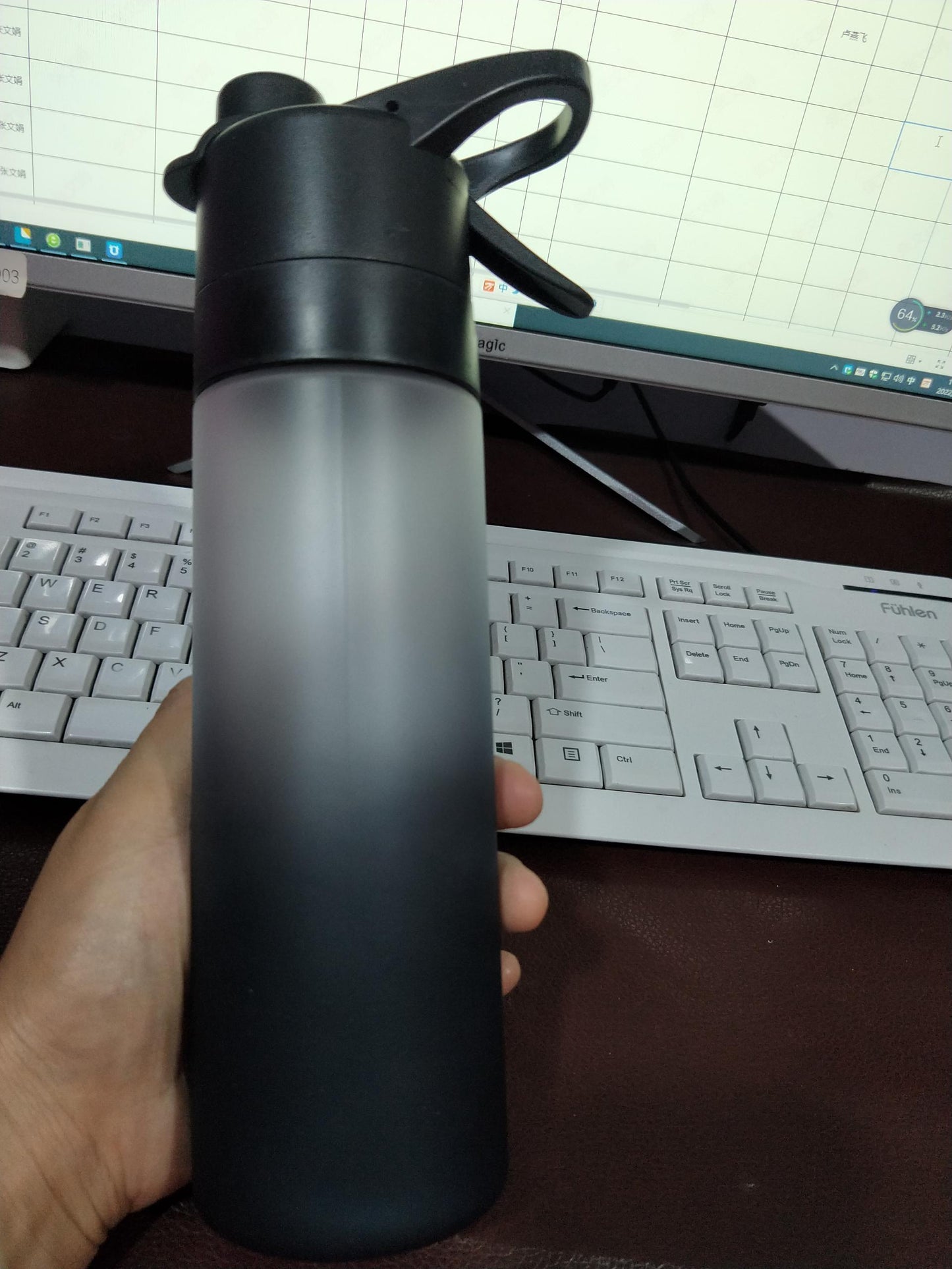 700ml Outdoor Spray Water Bottle