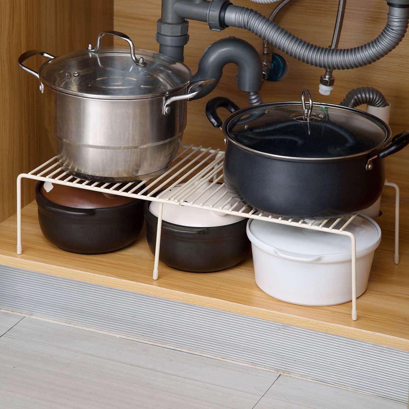 Adjustable storage shelf support, multifunction and adapts to all spaces