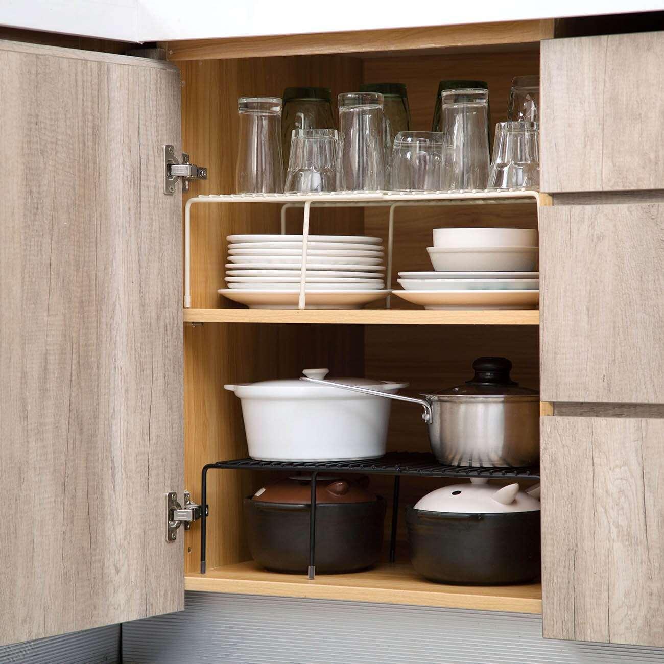 Adjustable storage shelf support, multifunction and adapts to all spaces